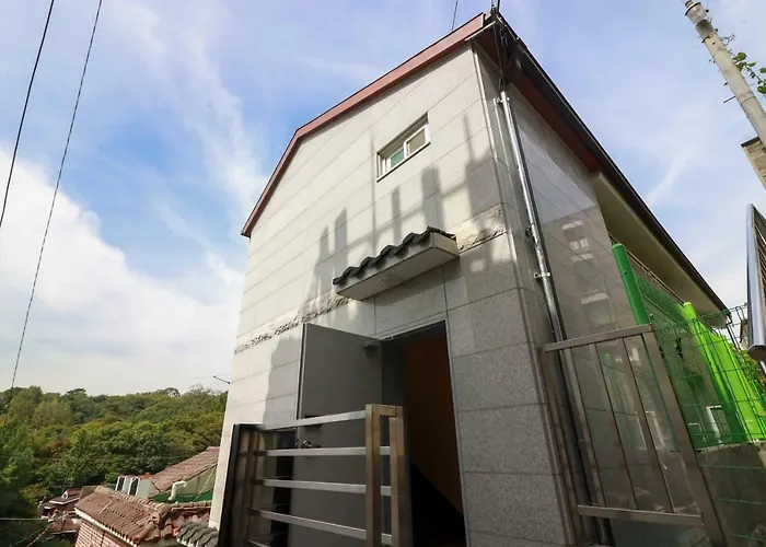 Jj's House