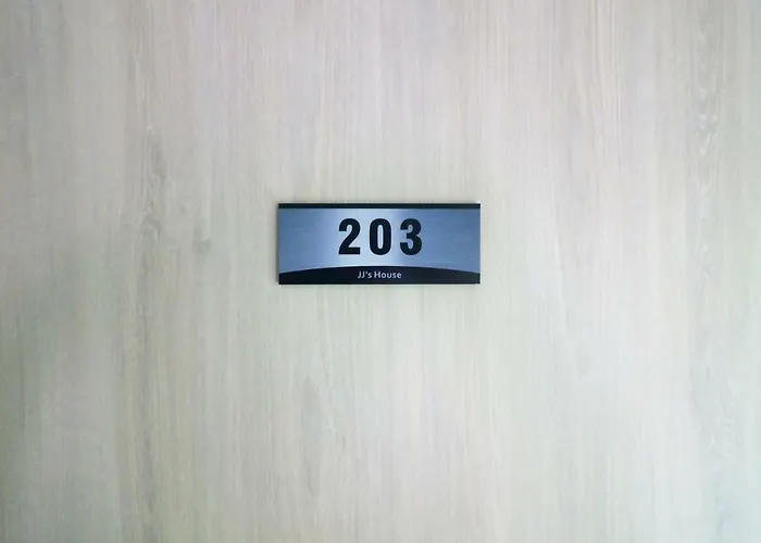 Jj's House *